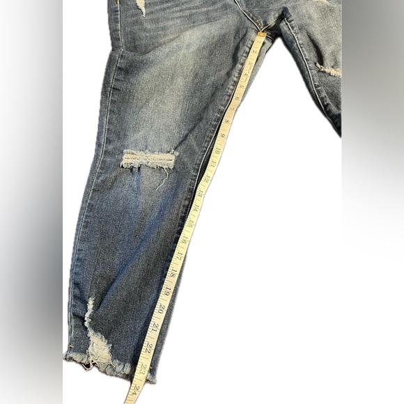 Women’s cropped blue jeans ripped size 15. Waist 31 Indigo Rein curvy - Picture 9 of 11